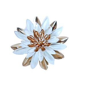 Vintage Sarah Coventry Water Lily Brooch Pin